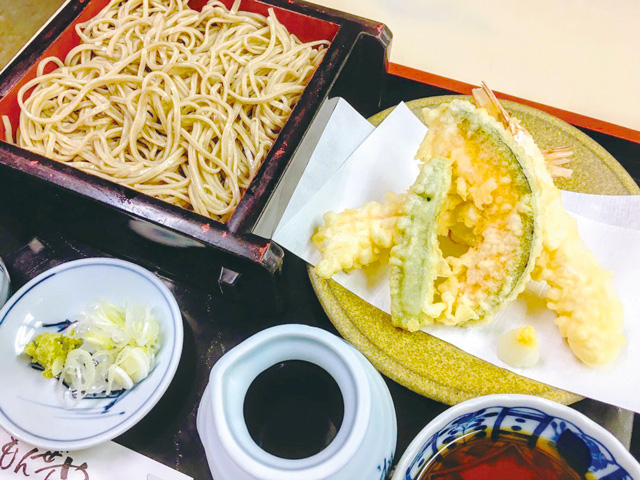 <夢京橋キャッスルロードのランチ>のどごし抜群の手打ちそば「もんぜんや」