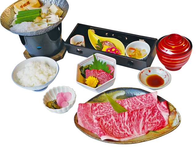 <夢京橋キャッスルロードのランチ>名物近江牛を気軽に味わう「近江肉せんなり亭伽羅」