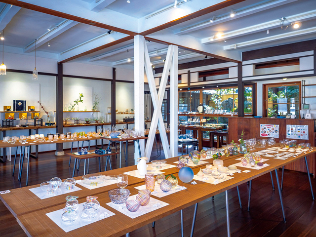 【黒壁スクエアのお土産スポット】黒壁二號館 エクラン