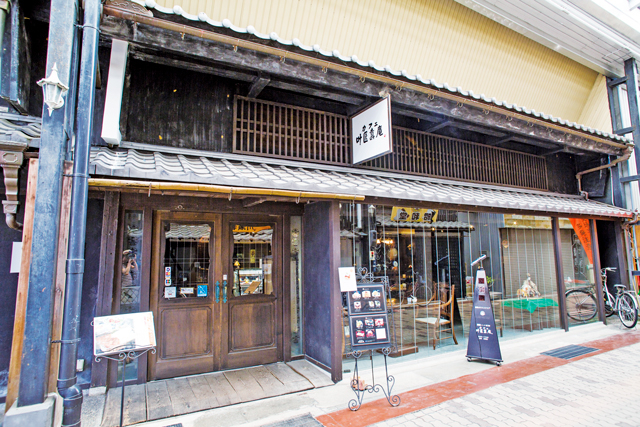 【黒壁スクエアのカフェ】カフェ 叶 匠壽庵 長浜黒壁店