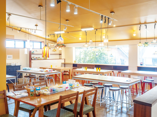 【黒壁スクエアのお土産スポット】黒壁十三號館 ガラス体験アトリエ ルディーク