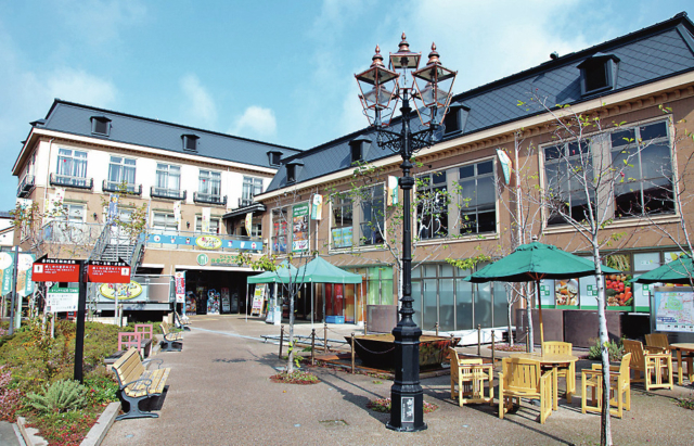 ここにも立ち寄ろう! 「四番町スクエア」で土産探し&ランチ!