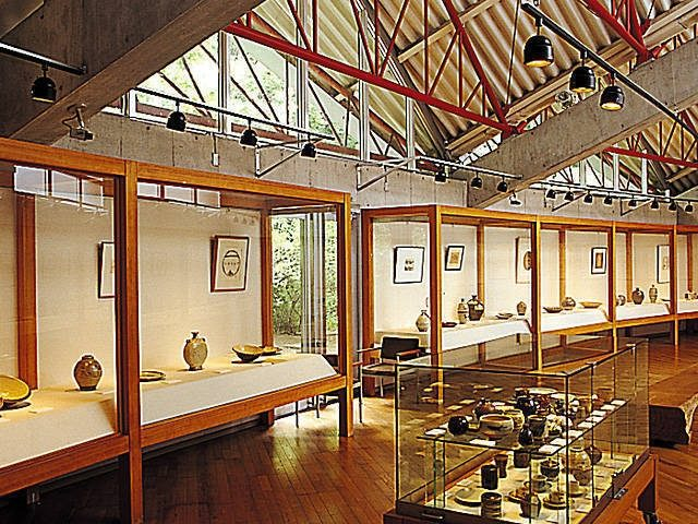 【紅葉狩りの立ち寄りスポット】ヒトミワイナリー・日登美美術館