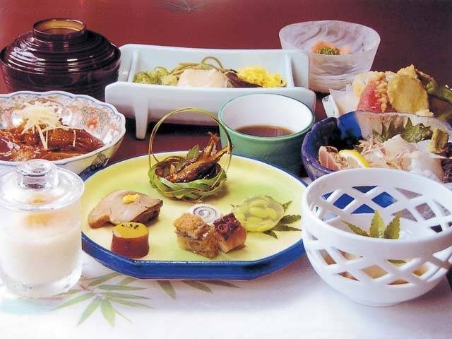 日本料理 竹平楼