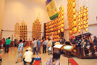 秋田市民俗芸能伝承館 (ねぶり流し館)