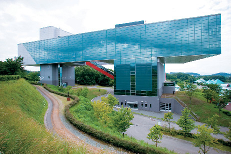 秋田県立近代美術館