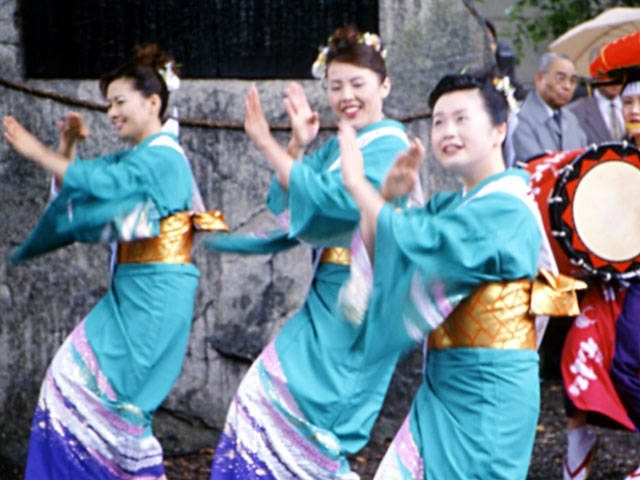 盛岡さんさ踊り