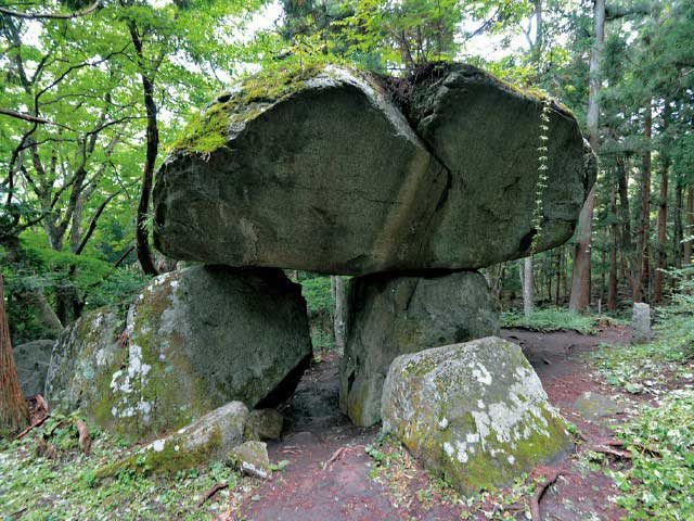 ミステリー度はカッパ級!謎の巨石スポット