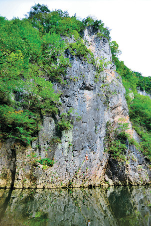 【一関】猊鼻渓舟下り(げいびけいふなくだり)