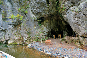 【一関】猊鼻渓舟下り(げいびけいふなくだり)