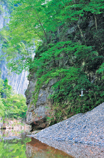 【一関】猊鼻渓舟下り(げいびけいふなくだり)