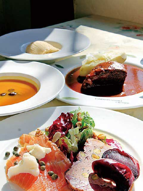 【阿蘇×絶景レストラン】木漏れ日がきらめく森の中のレストラン「レストランキムラ」