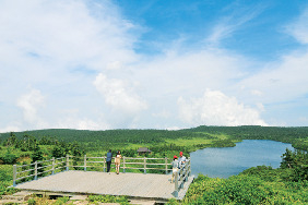 【八幡平トレッキング×八幡平山頂散策路】八幡沼展望台