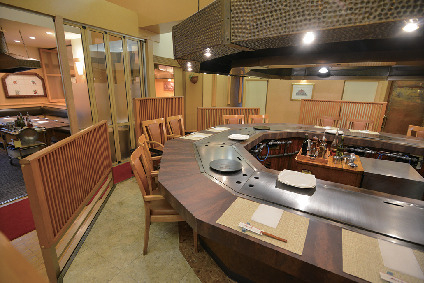 【盛岡×前沢牛】ホロリととろけ旨み広がる至極のステーキ「ステーキ鉄板料理和かな」