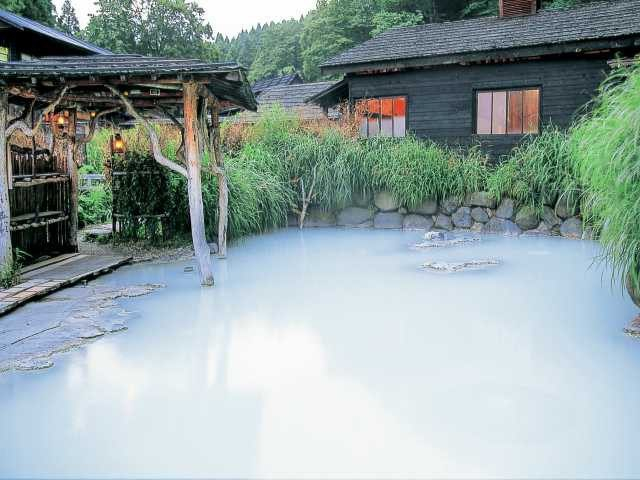 【1泊2日の秋田観光モデルコース 角館〜乳頭温泉郷エリア】名湯で知られる「乳頭温泉郷」