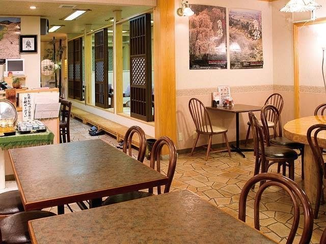 ツルリとした喉ごしの稲庭うどん「お食事処藤八堂 珈琲館ぱにあ」