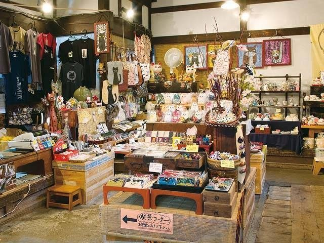 猫好きに評判の猫雑貨と和カフェの店「ねこの店 滑川」