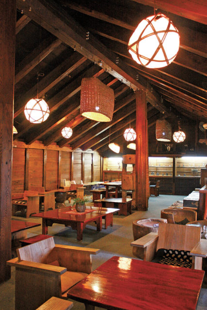 土蔵をリノベーションしたカフェ「一茶寮」