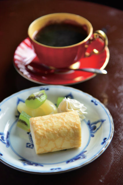 緑に包まれ幻想的な雰囲気が漂う「ふかくさ」