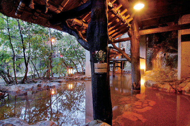 【熊本・黒川温泉×露天風呂】山の宿 新明館