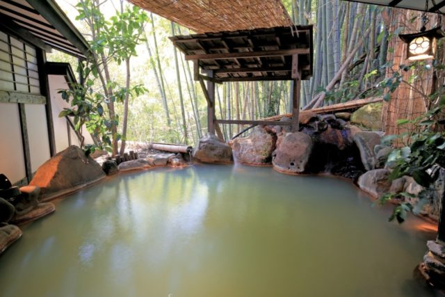 【熊本・黒川温泉×露天風呂】旅館 湯本荘