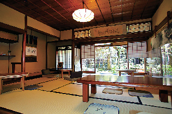 郡上八幡の城下町さんぽコース② カフェ・町家さいとう