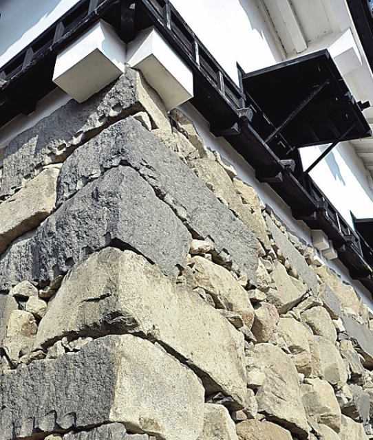 【彦根城×モデルコース】6.多彩な破風で魅せる三層三階の美しさ「天守」<国宝>