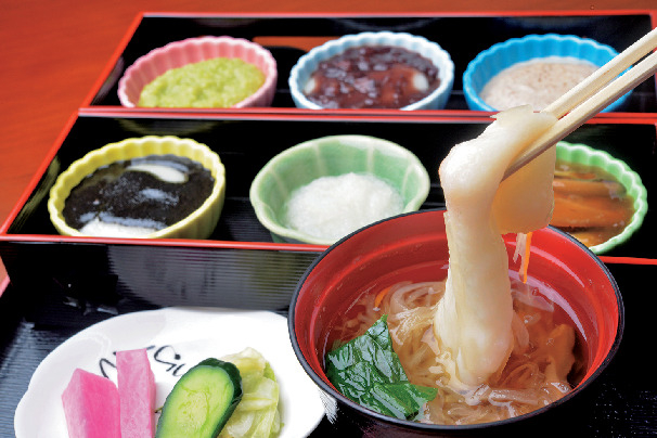 Q.食事処はどこにありますか?