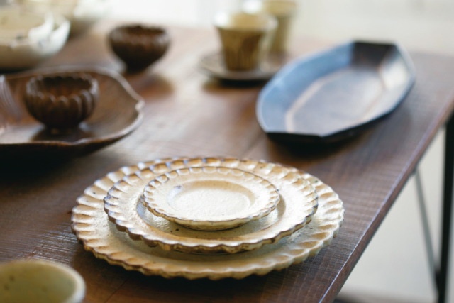 【信楽焼×観光スポット】土の風合いを活かした優しい器「器のしごと」