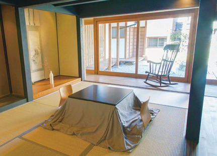 【黒壁スクエアの「うらくろ通り」】まちやの宿いろは