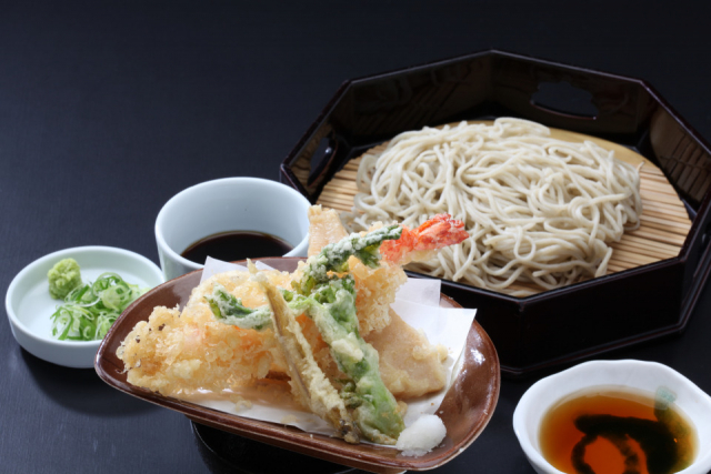 【彦根城周辺】お堀の周りへ②「献上伊吹そば つる亀庵」