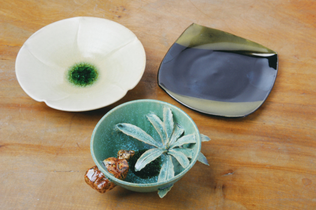 【信楽焼×観光スポット】親子3人の多彩な作品がそろう「のぼり窯gallery miharu」