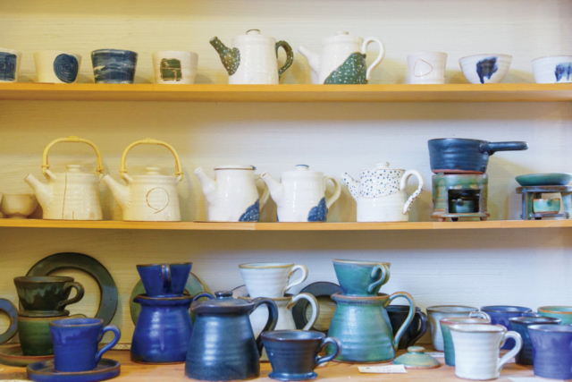 【信楽焼×観光スポット】生活に溶け込むアイテムを「なか工房」