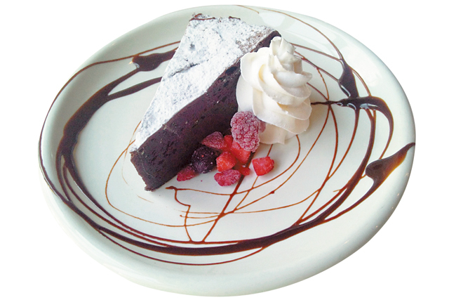 こだわりのインテリアに包まれてなごみの時間を「櫻丸珈琲」