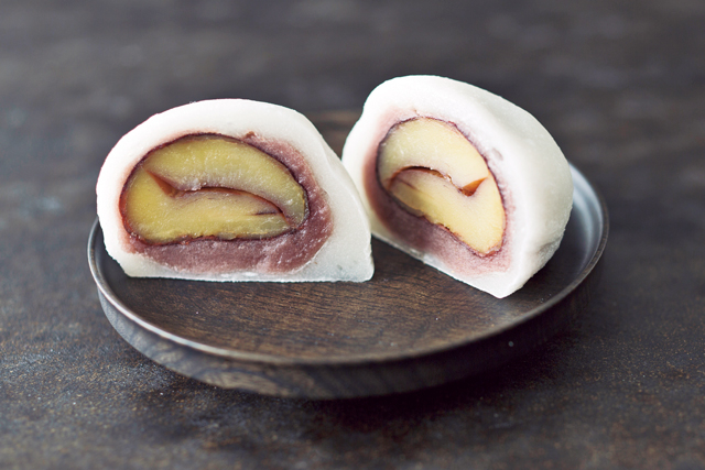 目の前に桧木内川の桜並木が広がる甘味処「角館甘味茶房 くら吉」