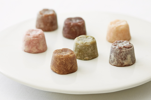 目の前に桧木内川の桜並木が広がる甘味処「角館甘味茶房 くら吉」