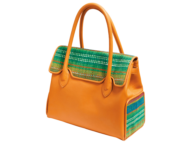 【角館みやげのおすすめ店】角館の革館 アートギャラリー