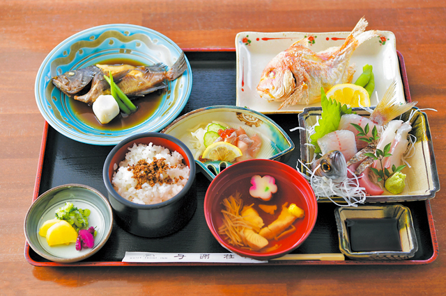 【伊根のカフェ&海辺のランチ】WATER FRONTINN 与謝荘