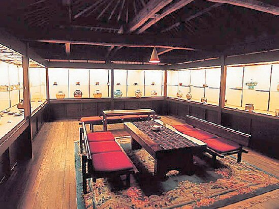 約430年の歴史を有する名窯「中里太郎右衛門陶房」