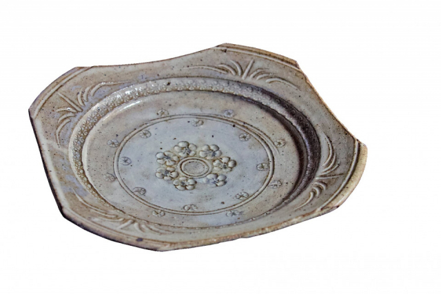 唐津で最大の割竹式登り窯がある「中野陶痴窯」