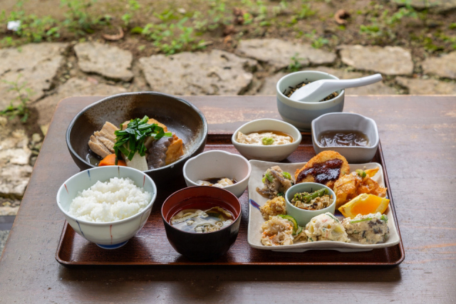 【奄美大島でランチするならこちら!】島とうふ屋