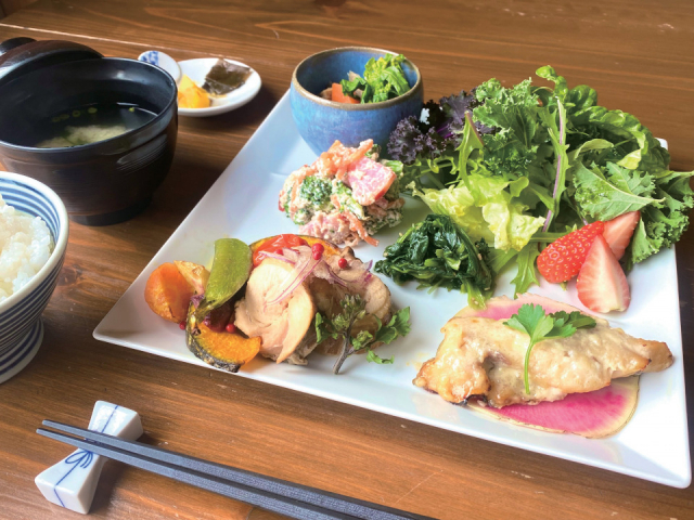 ヘルシーなランチを!「陶農レストラン 清旬の郷」