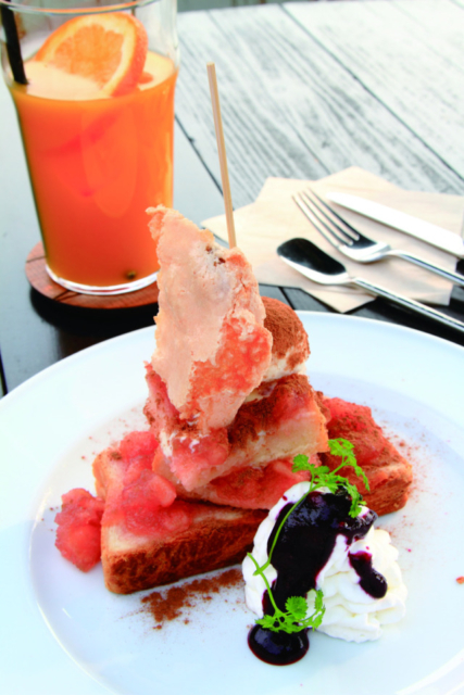 【湯布院グルメ×絶景レストラン】金鱗湖を一望する湖畔の特等席「カフェ・ラ・リューシュ」