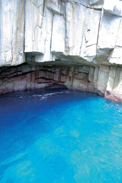 青の洞窟