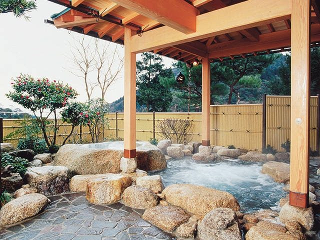 【湯の山温泉の観光スポット】鹿の湯ホテル