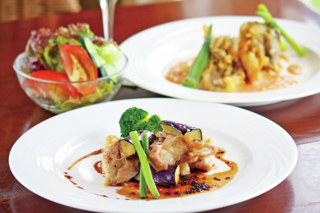 爽やかな空間で楽しむハーブが香るフレンチ「フィーヌズ・エルブ」