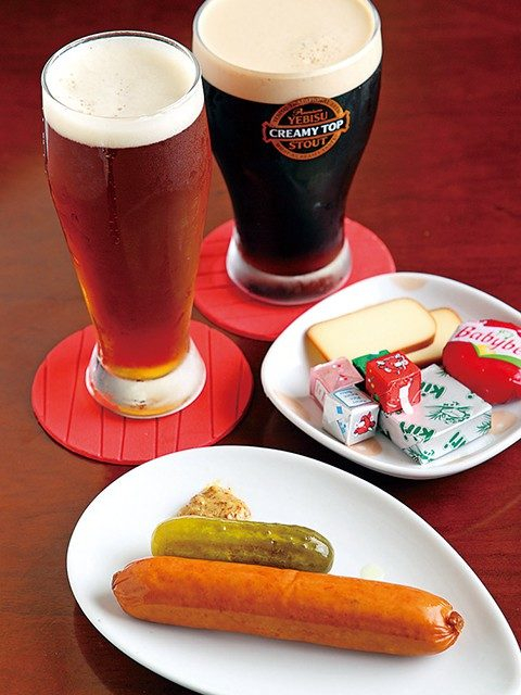 イギリスのパブさながら泡までおいしい生ビール「花の家」