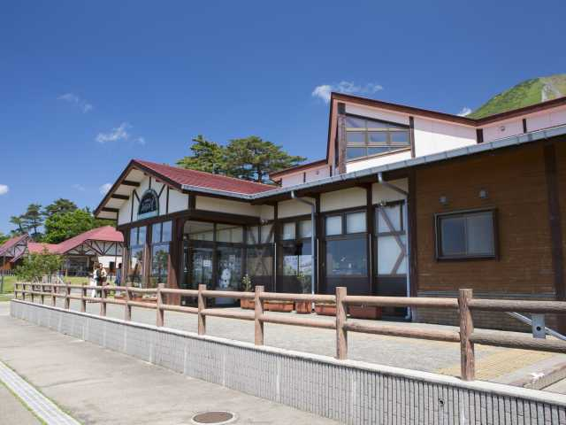 【大山の観光ナビ】大山まきばみるくの里