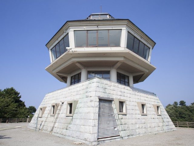 【東郷湖のおすすめ観光スポット】美しい自然をパノラマで見渡せる「伯耆ロマンの里 馬ノ山公園・ハワイ風土記館」