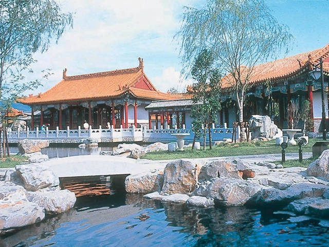 【東郷湖のおすすめ観光スポット】中国歴代皇帝の理想郷が現代に「中国庭園 燕趙園」